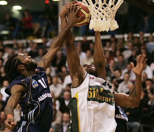 她在因小儿 她在因小儿