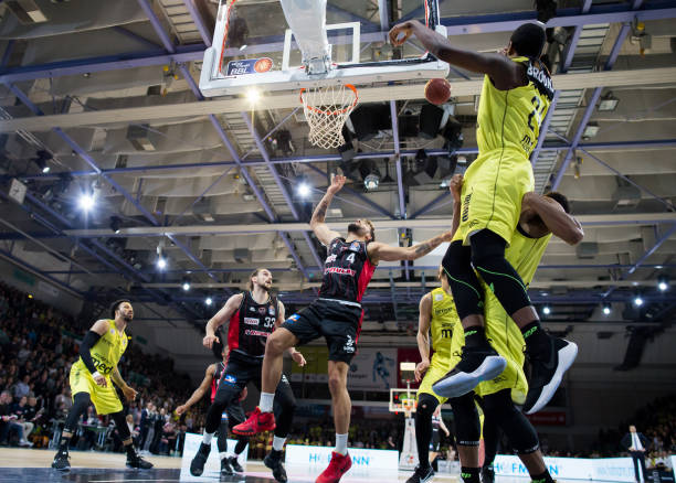 更是对球员 更是对球员