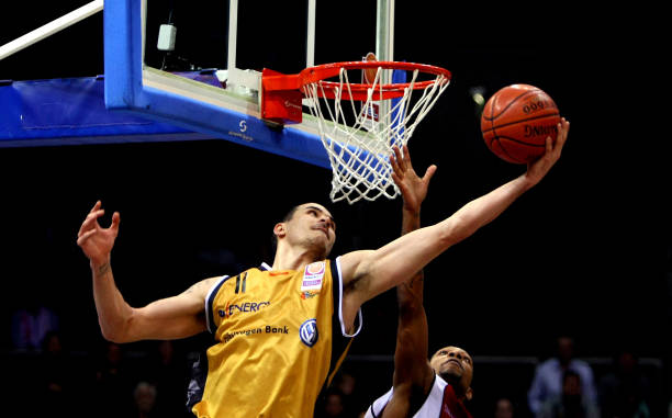 罚球线攻势 罚球线攻势